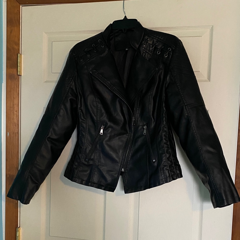 Women's Black faux leather moto jacket Never worn soft Great for Any outfit